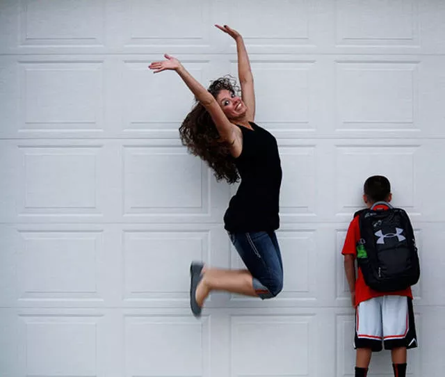 These parents celebrate the return to school of their children - #4 